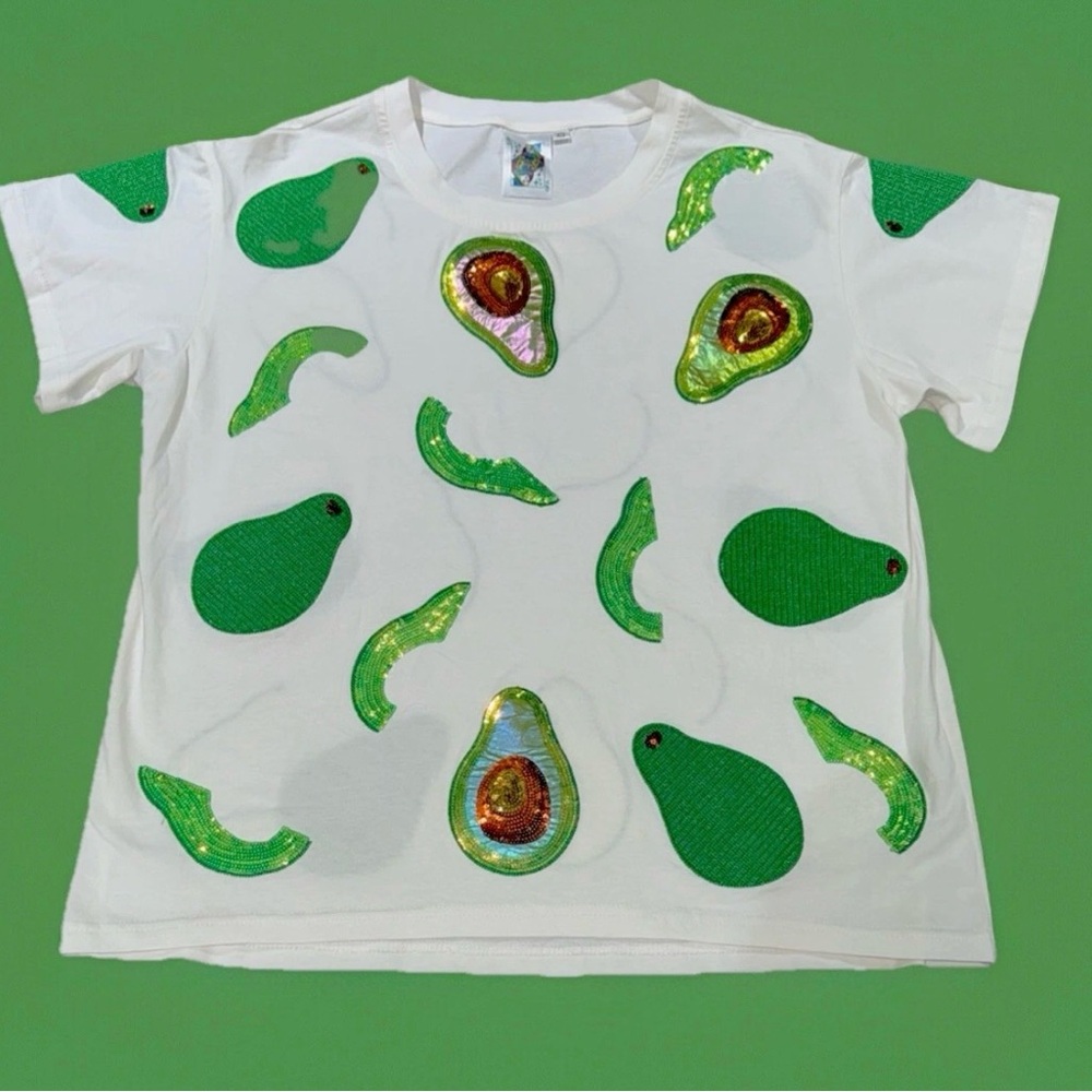 🥑NWOT Queen Of Sparkles XS Sequined Avocado Tee